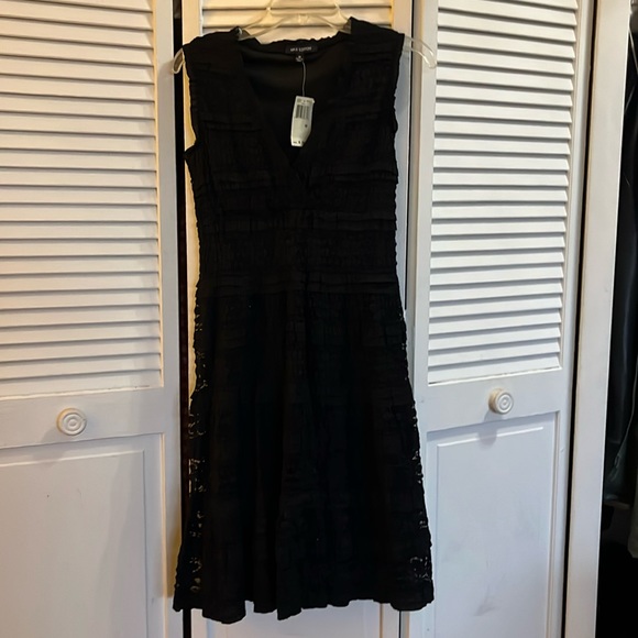 Max Edition Dresses & Skirts - NWT Max Edition Laces Sleeveless V Neck Dress Size M